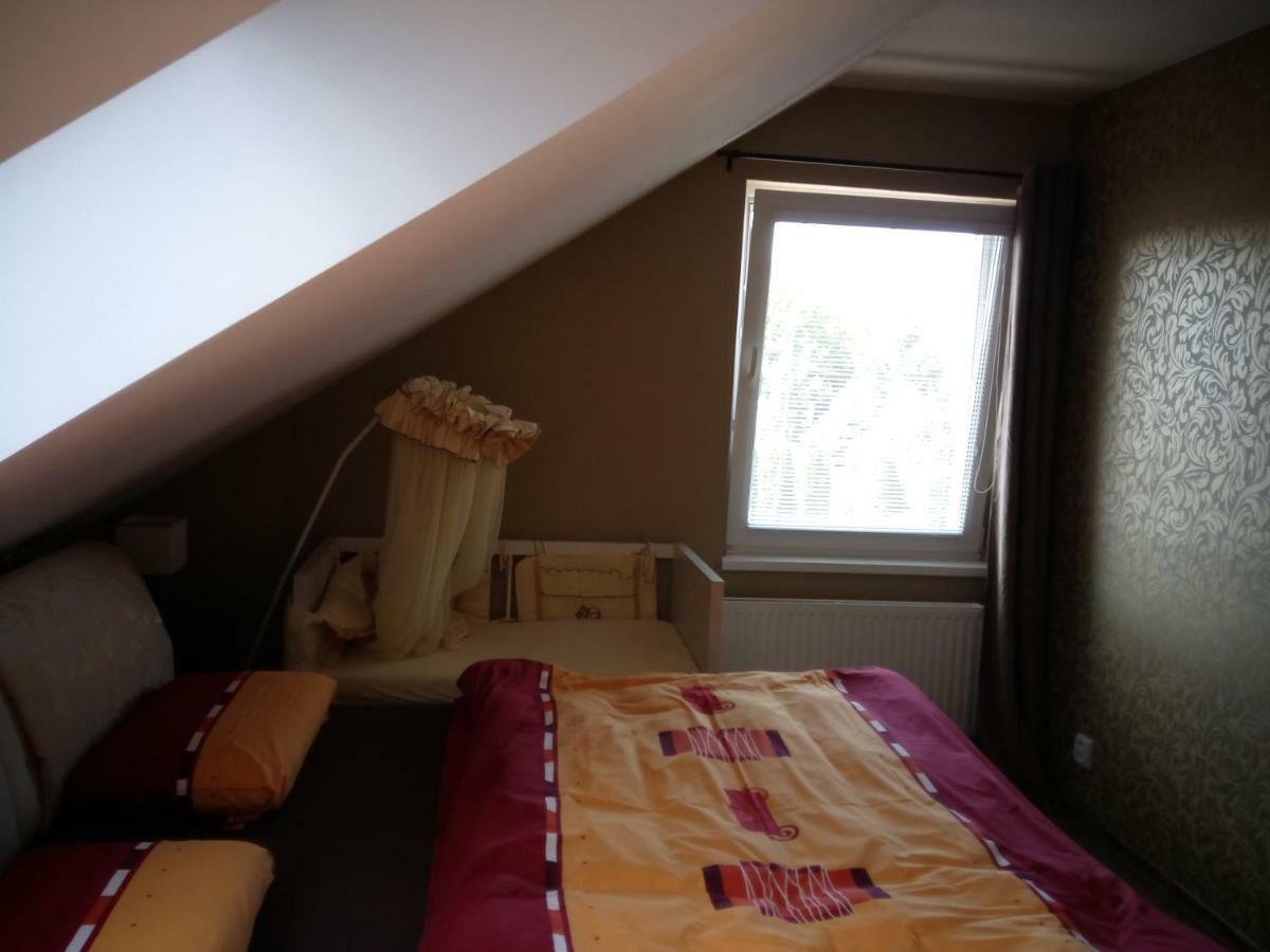 Walnut Apartment With Sauna And Pond Topolcany Ngoại thất bức ảnh