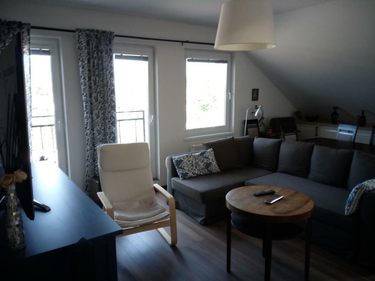 Walnut Apartment With Sauna And Pond Topolcany Ngoại thất bức ảnh
