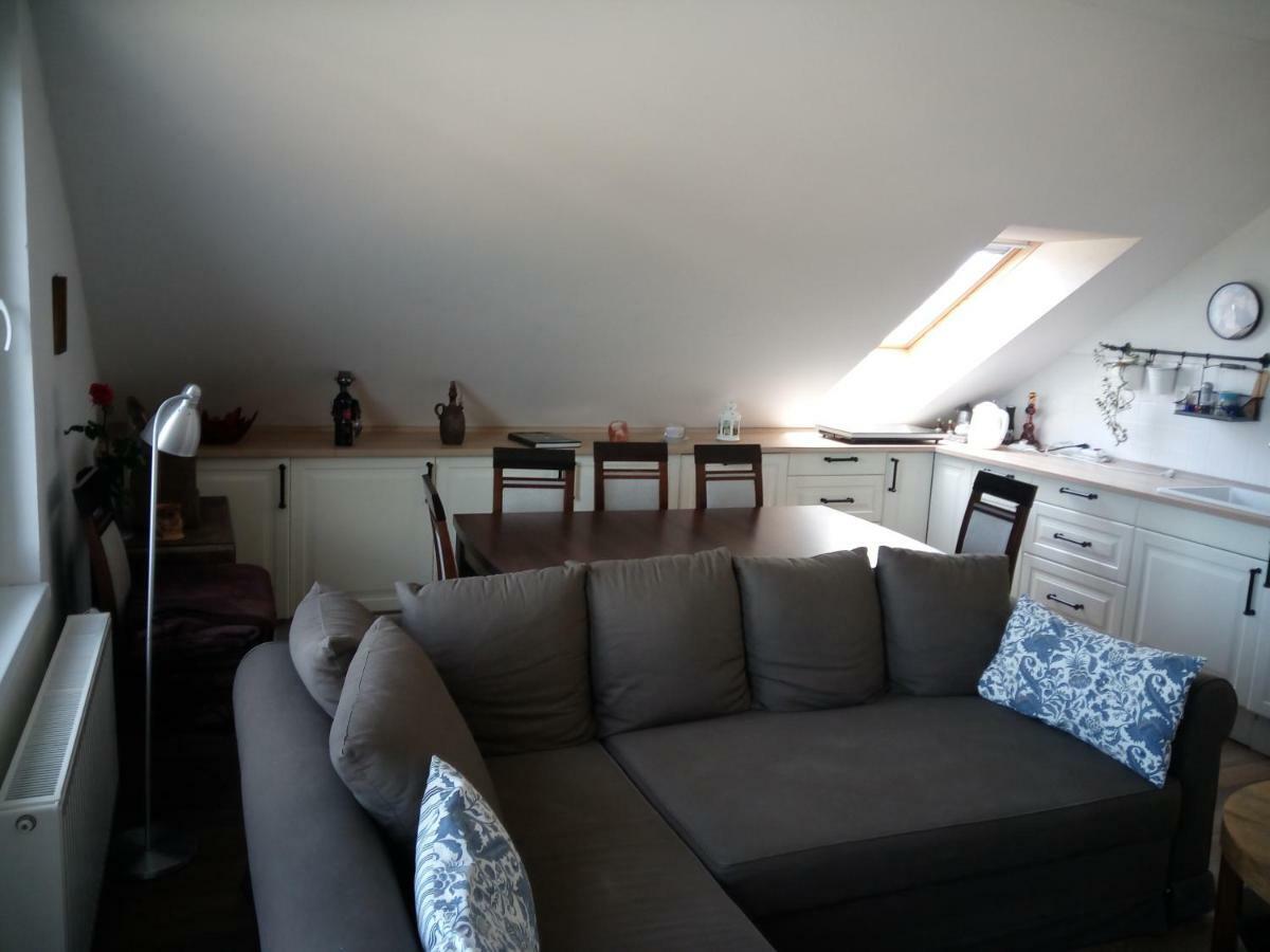 Walnut Apartment With Sauna And Pond Topolcany Ngoại thất bức ảnh